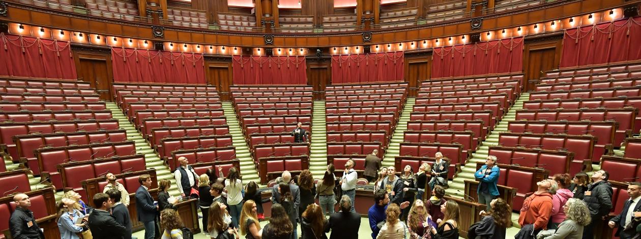 Cittadini visitano l'Aula di Montecitorio